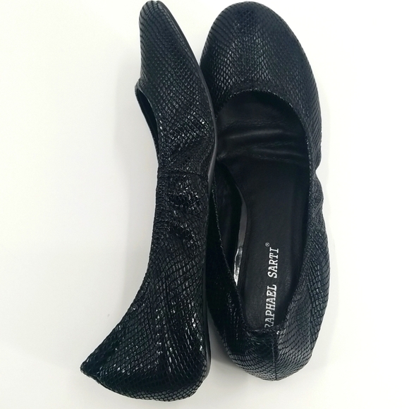 RS Black Genuine Leather Textured Ballet Flat - Picture 3 of 9